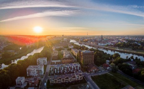 Stadtwerder von Oben bei Sonnenuntergang Stadtwerder von Oben bei Sonnenuntergang