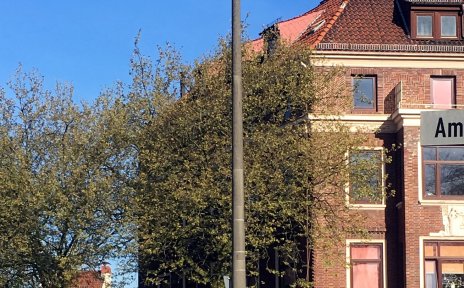 Ein Haus an einer Straßenkreuzung in Woltmershausen Ein Haus an einer Straßenkreuzung in Woltmershausen