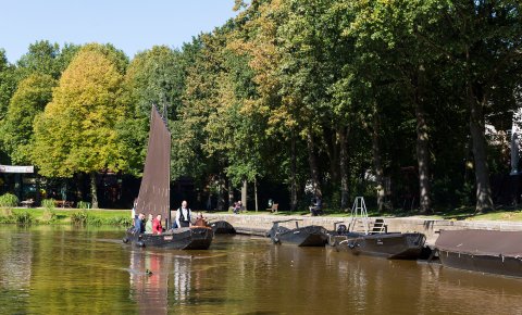 Torfkähne liegen im Torfhafen in Findorff. Torfkähne liegen im Torfhafen in Findorff.