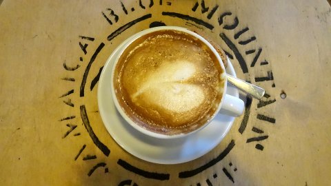 Cappuccino bei Lloyd Caffee Cappuccino bei Lloyd Caffee