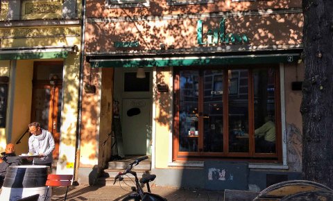 Außenaufnahme der Kulturkneipe Litfass. Außenaufnahme der Kulturkneipe Litfass.
