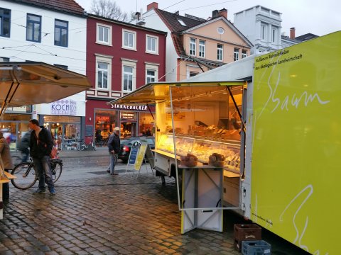 Wochenmarktstand Nußbaum Käse Wochenmarktstand Nußbaum Käse