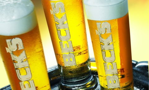 Drei mit Bier gefüllte Gläser Drei mit Bier gefüllte Gläser